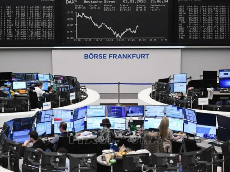 Lợi suất tr&aacute;i phiếu Anh tăng kỷ lục: Thị trường t&agrave;i ch&iacute;nh lao đao